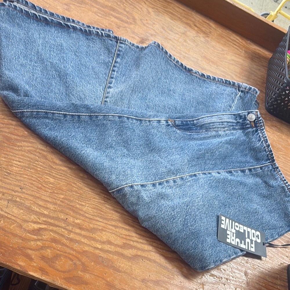 Women’s future collective skirt